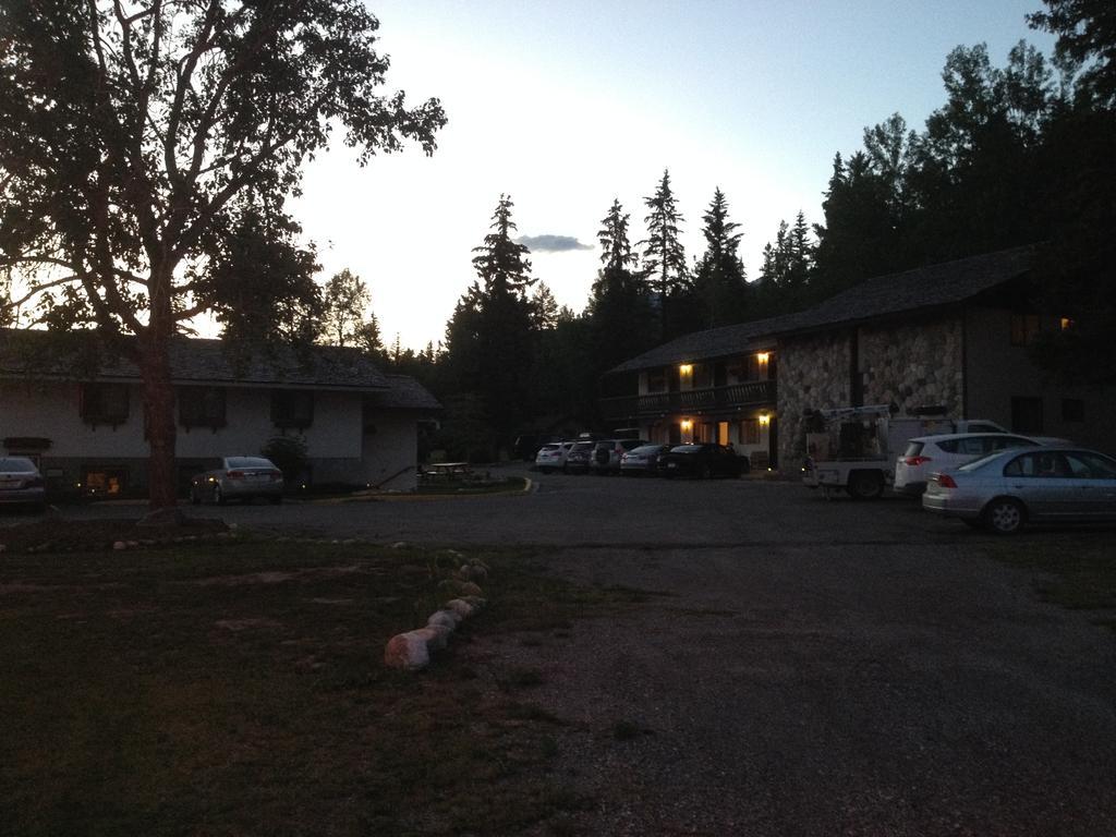 The Gateway Inn Canmore Exteriör bild