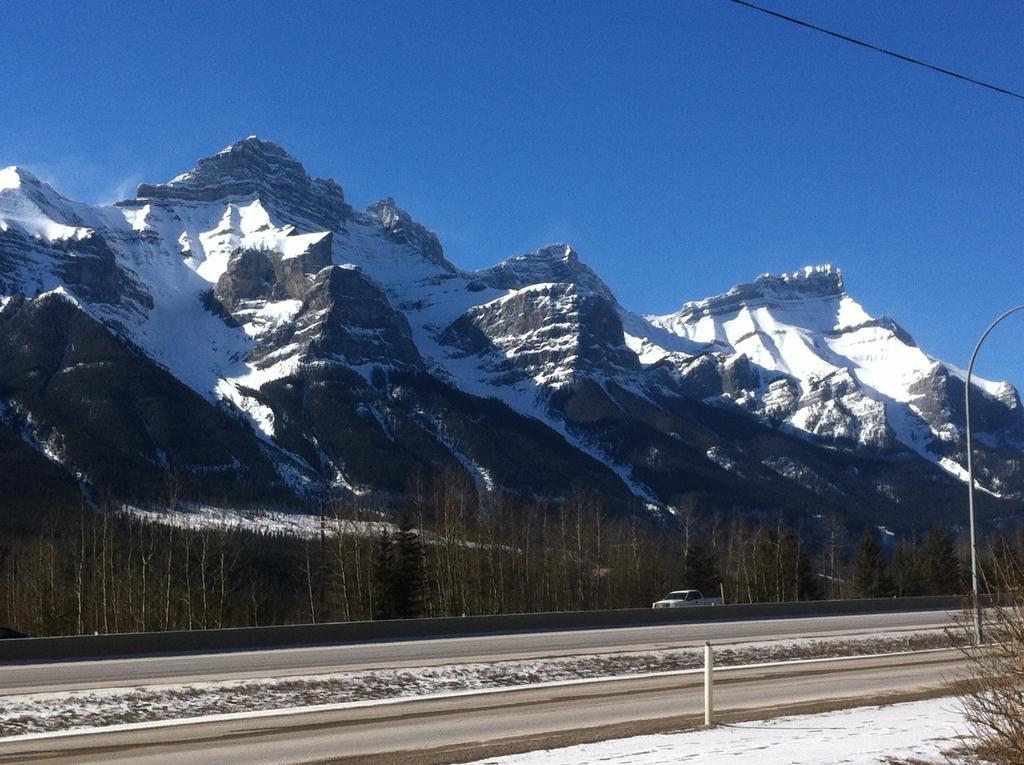 The Gateway Inn Canmore Exteriör bild