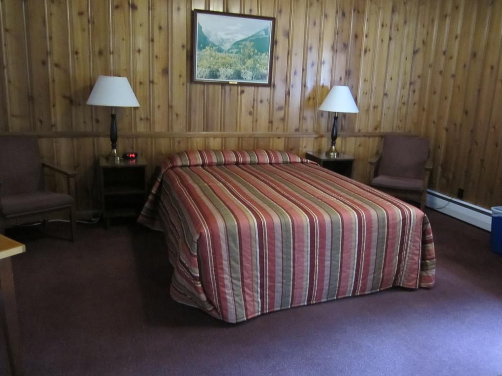 The Gateway Inn Canmore Rum bild