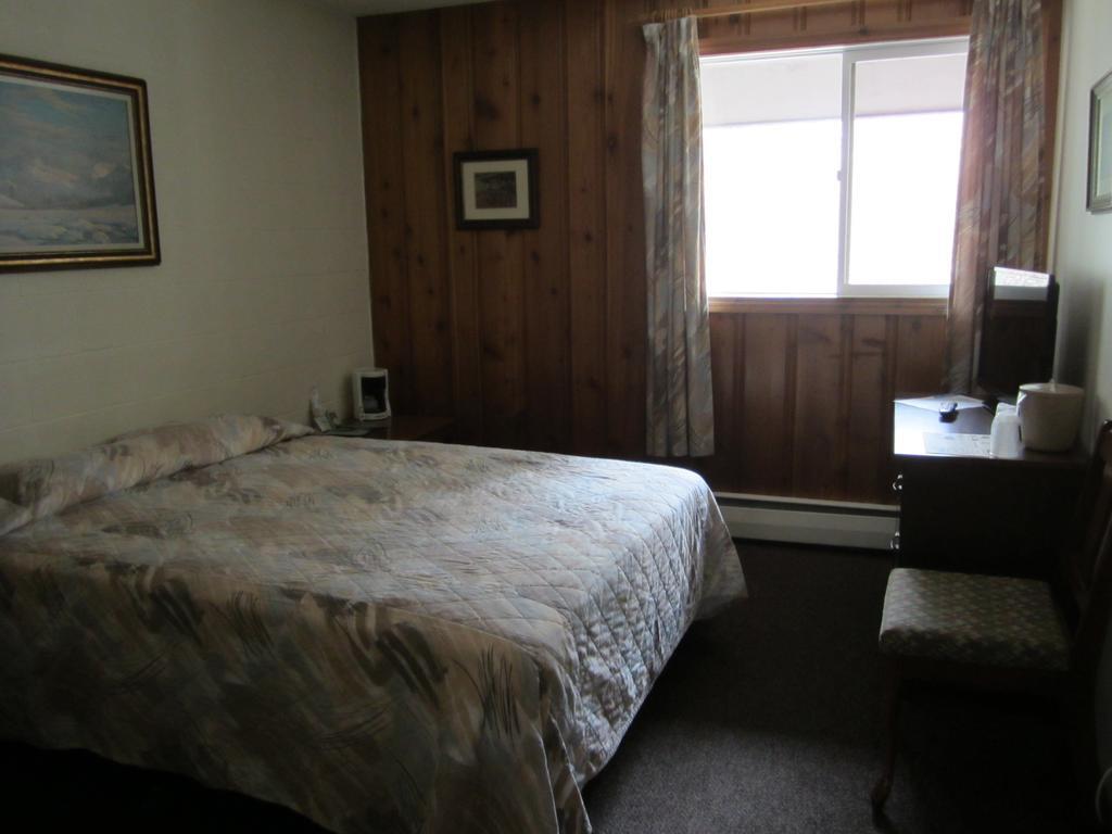 The Gateway Inn Canmore Rum bild