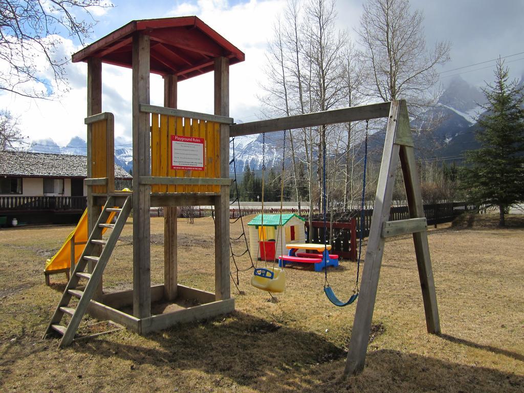 The Gateway Inn Canmore Exteriör bild